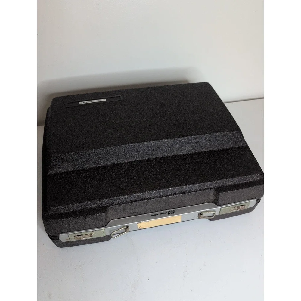 VTG Smith-Corona Coronamatic 2200 Electric Typewriter Working With Hard Case